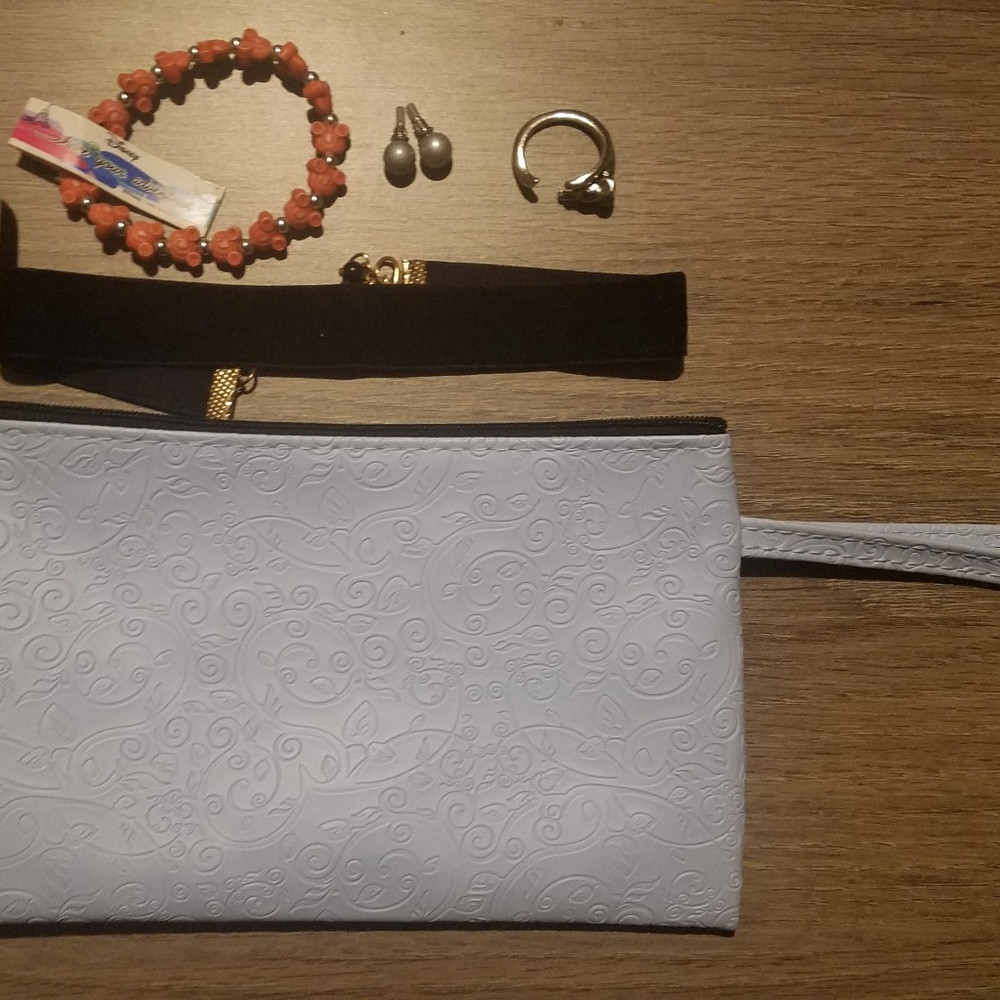 Cindy Accessory bundle